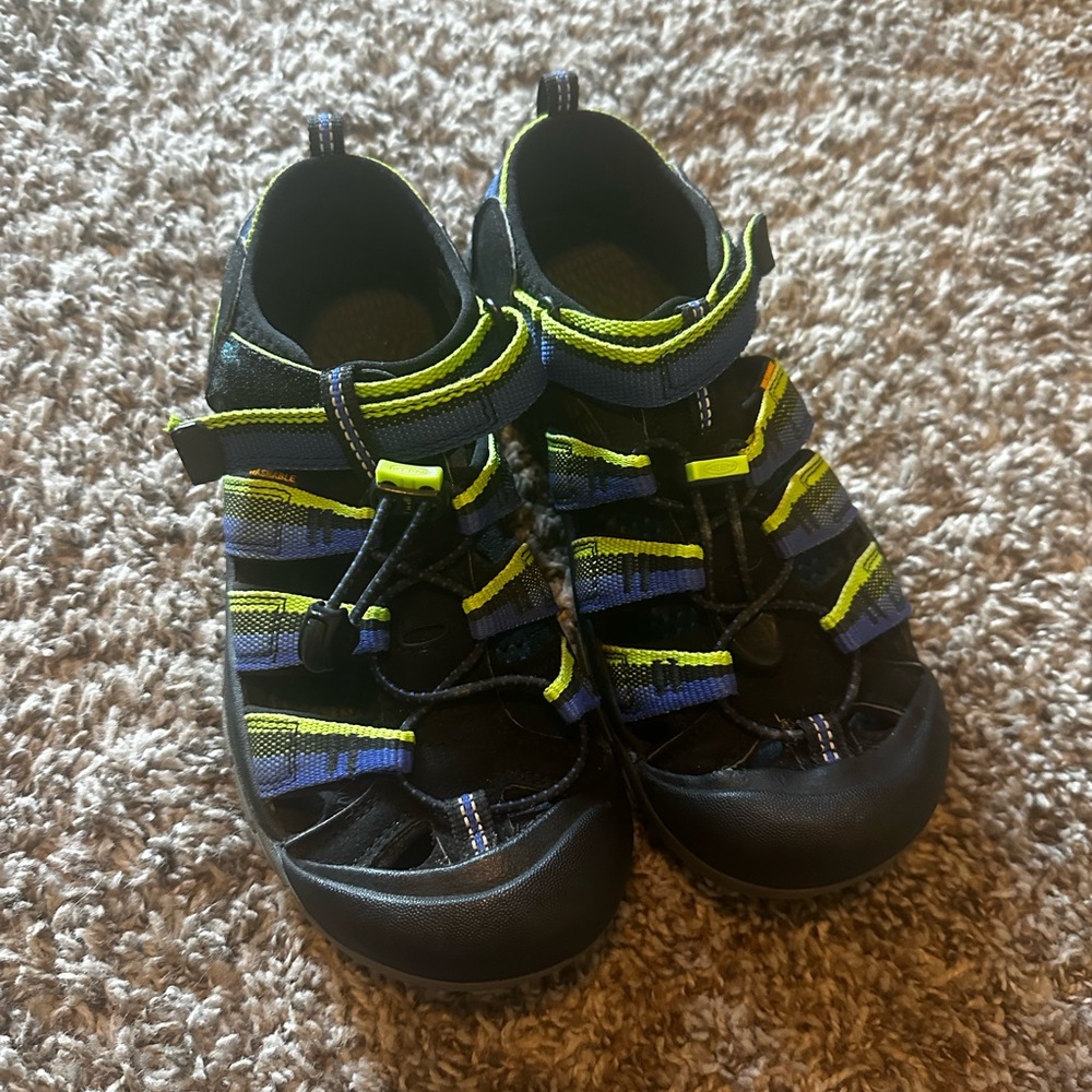Kids Keen sandals